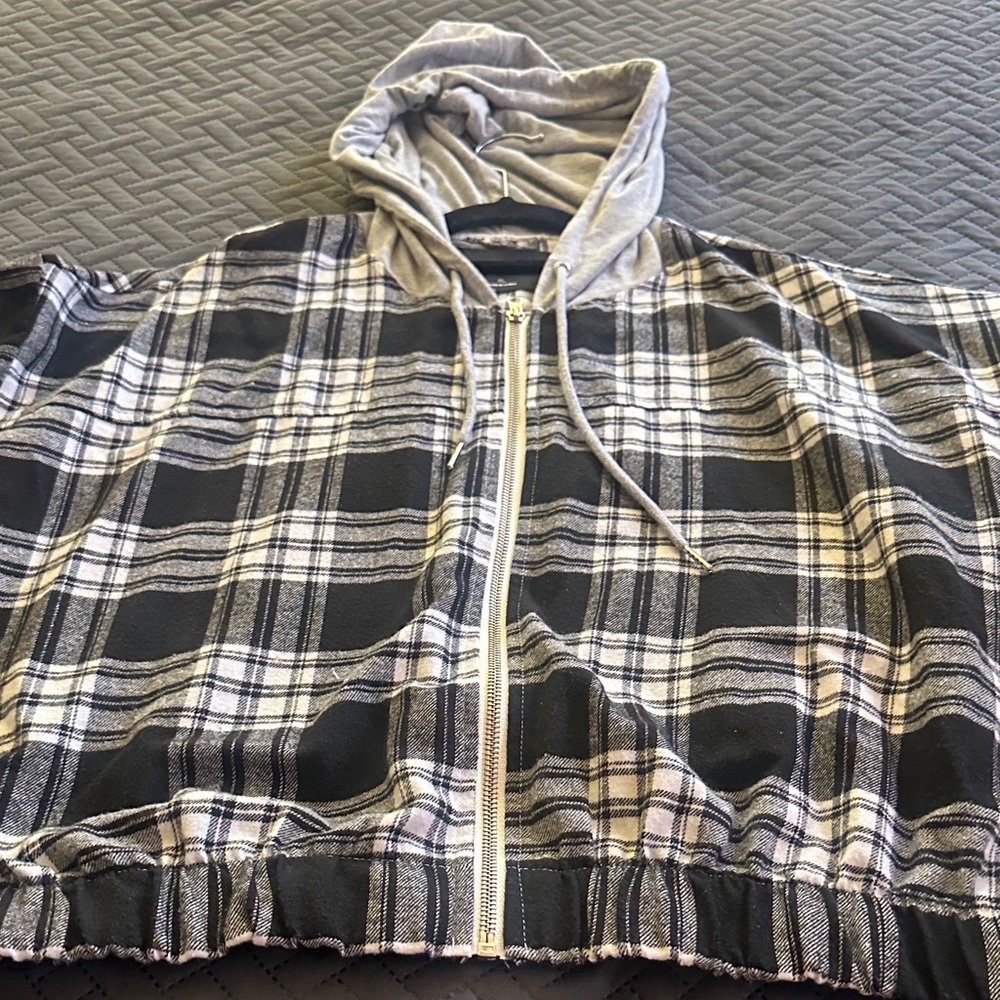 New Look Black & White Plaid Zip-Up Hoodie with Gray Hood - Picture 8 of 11